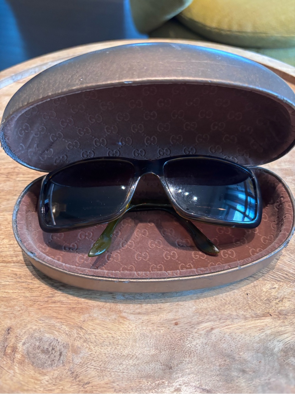 Gucci tortoise shell Sunglasses with hard case